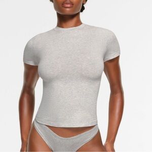 SKIMS GREY TEE